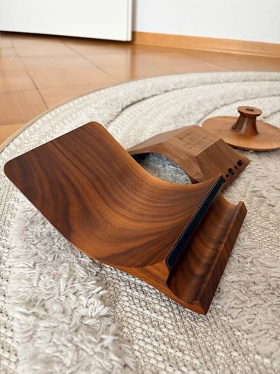 Covers & Schutzfolien: Apple Ständer Macbook, iPad, Apple Watch/iPhone – Gebraucht aus Bern von Bili.B 1