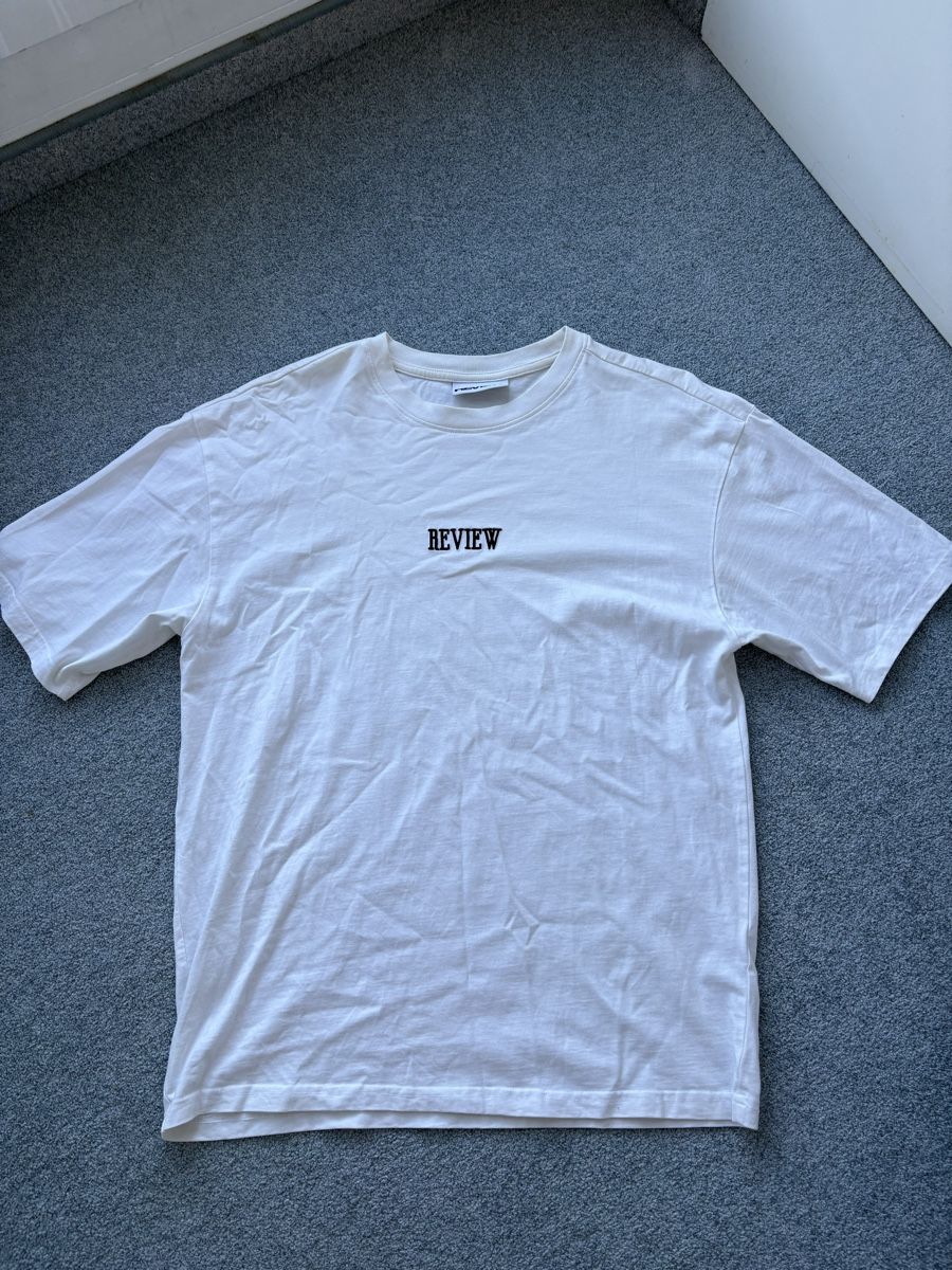 T-shirt: White Tshirt – Usato da Thalwil venduto da kea_sj87