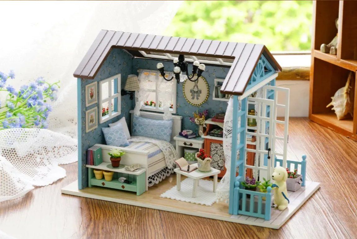 Puppenhäuser & -möbel: Miniature Puppen Haus Mit LED-Licht – Neu und originalverpackt aus Amriswil von Ravinvida
