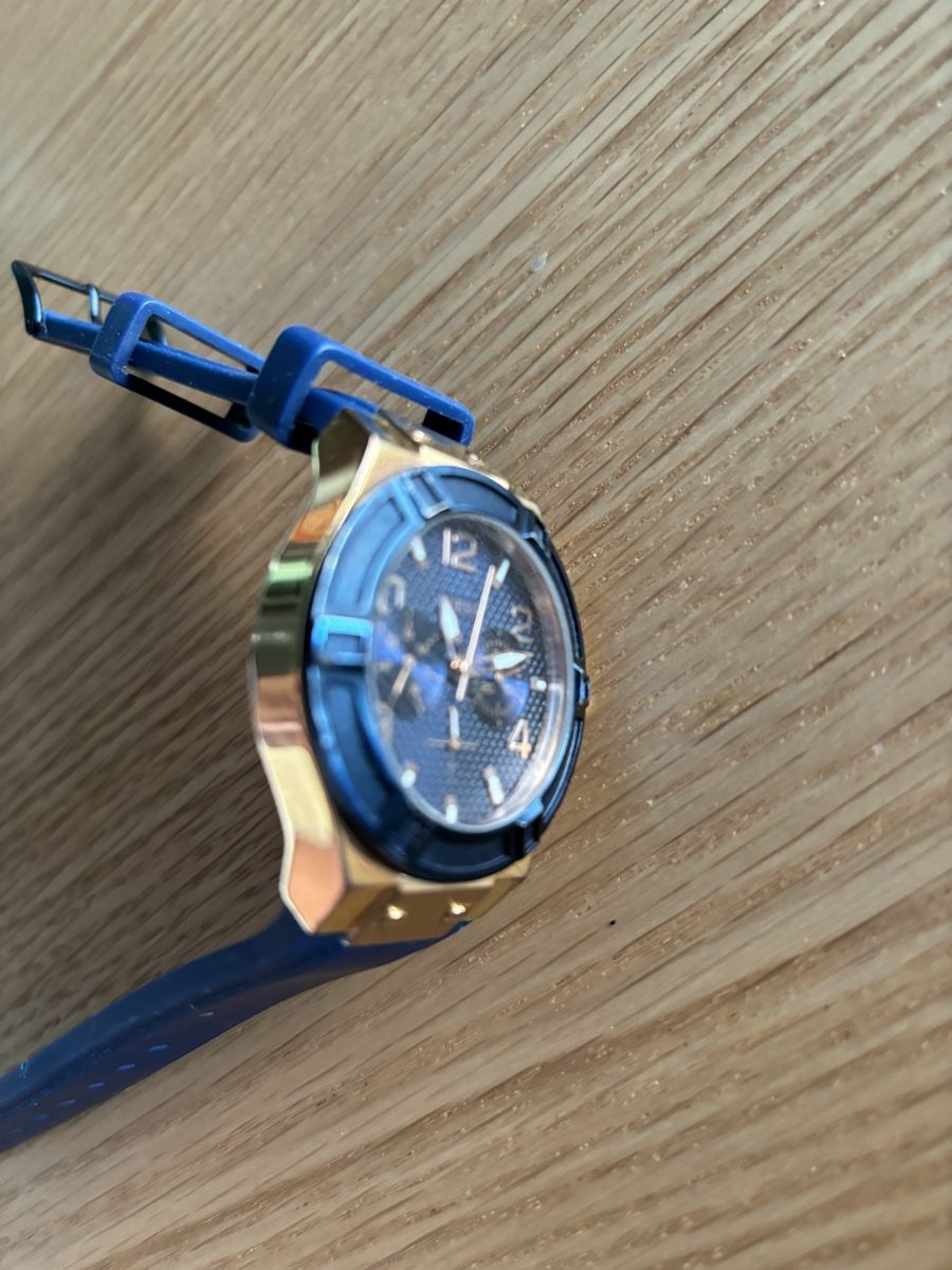 Guess Orologi: Guess Damen Armbanduhr – Usato da Salenstein venduto da Silly...0 7