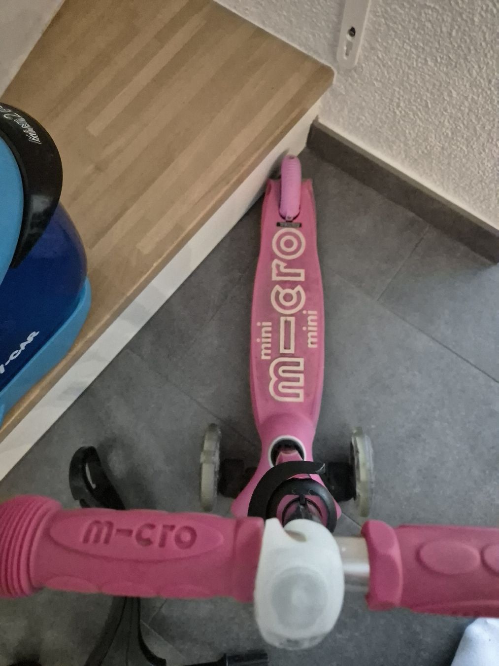 Micro Kickboard: Micro Maxi Scooter rosa, mit verschiedenen Sitzpositionen – Usato da Cham venduto da Nash7 2