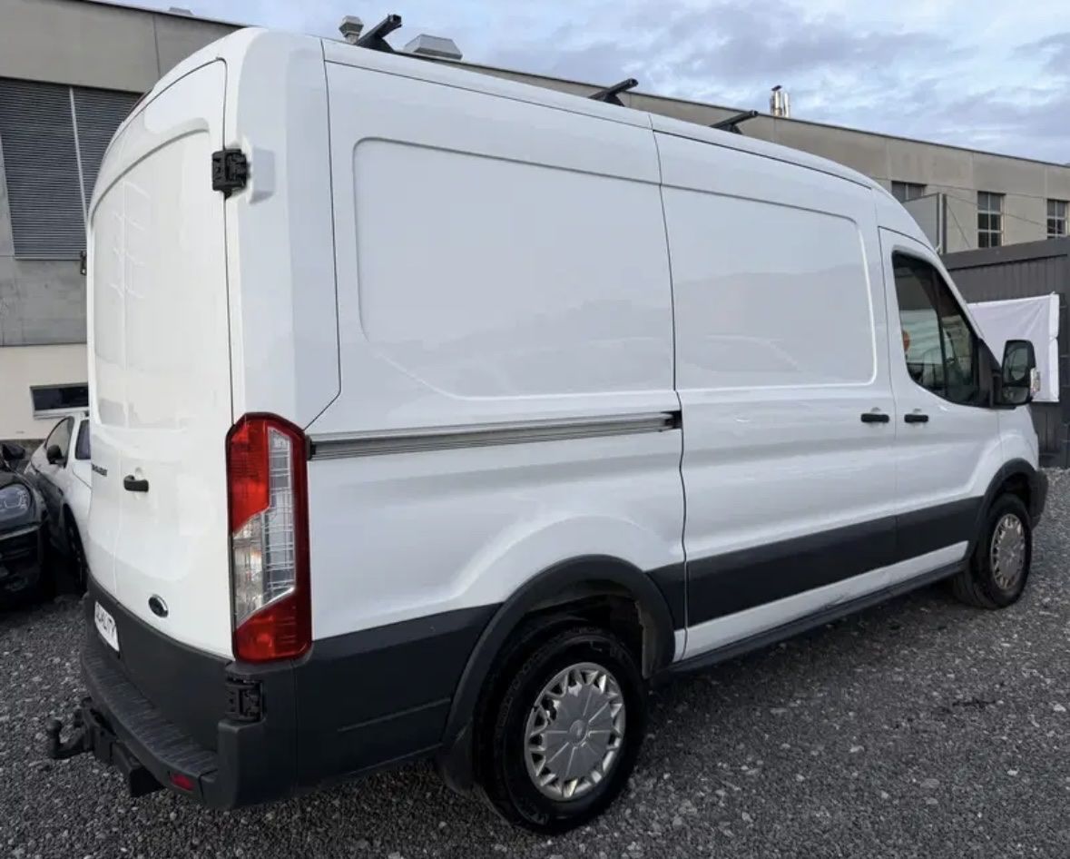 Ford Camping Fahrzeuge: Ford Transit 450M 4x4 – Gebraucht aus Oberwil-Lieli von Facundo101 1