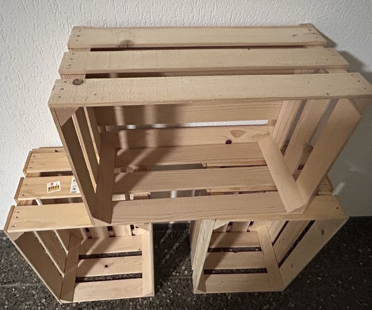 Caisses de transport: 4 Eicher Holz-Harasse & 1 Brett – D'occasion à Winterthur par stella67 4