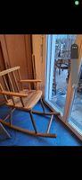 Schaukelstuhl aus Holz 