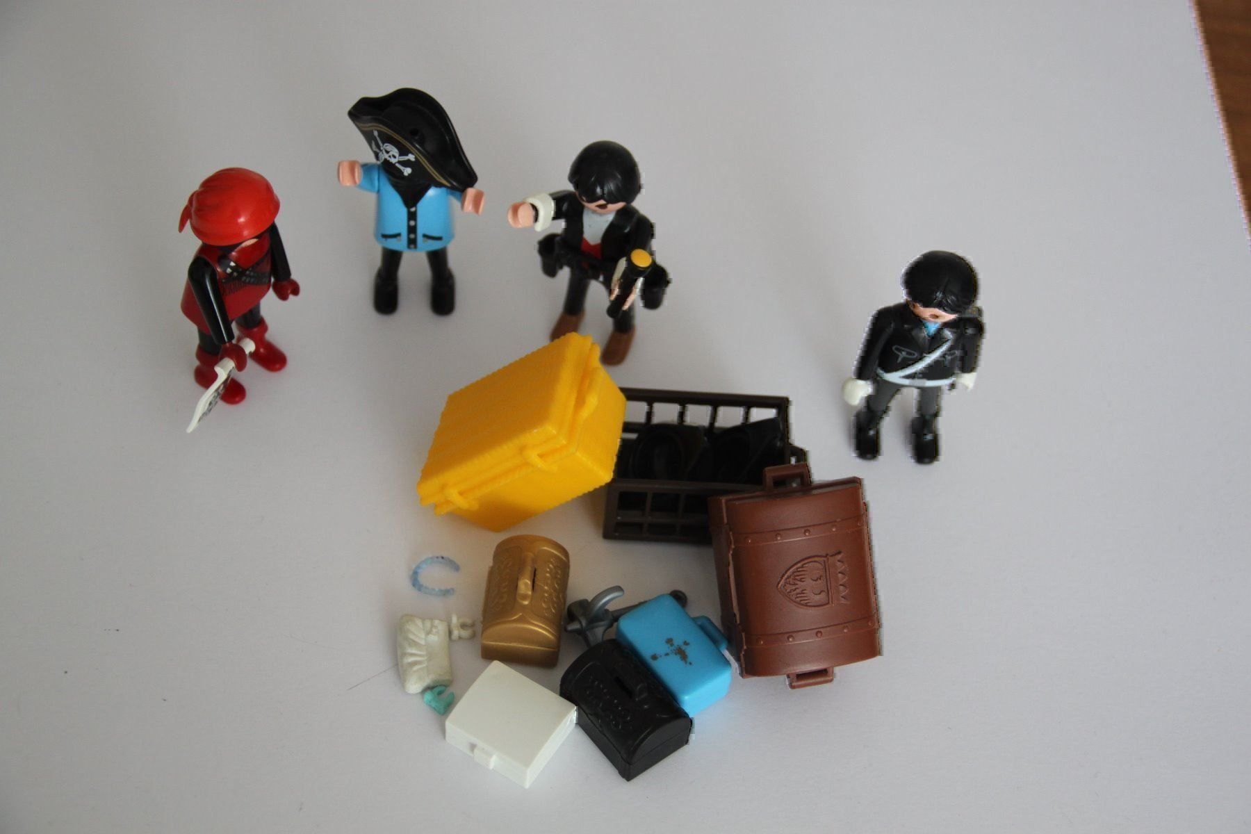 Playmobil Giocattoli: Playmobil Verbrecher Set – Usato da Walterswil SO venduto da peiper2 1