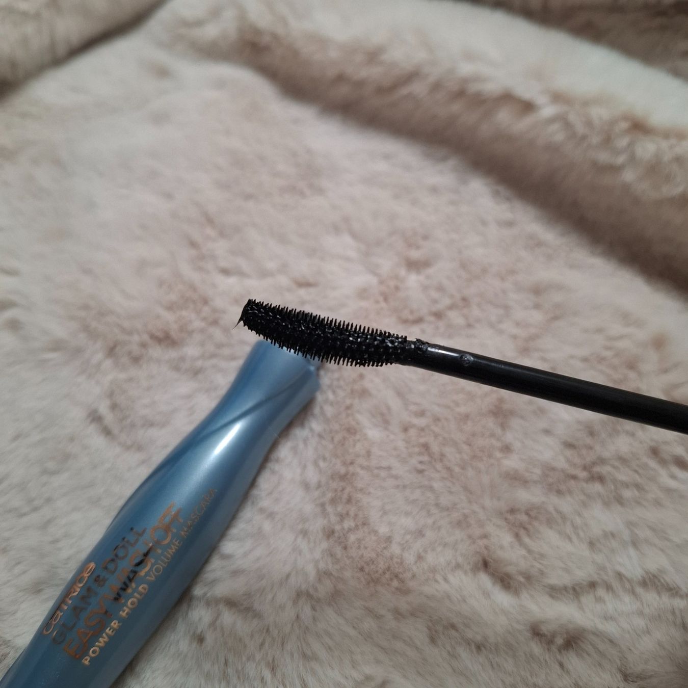 Make-up: Catrice Glam & Doll Volume Mascara – Neu (gemäss Beschreibung) aus Pully von ssh_jym6 2