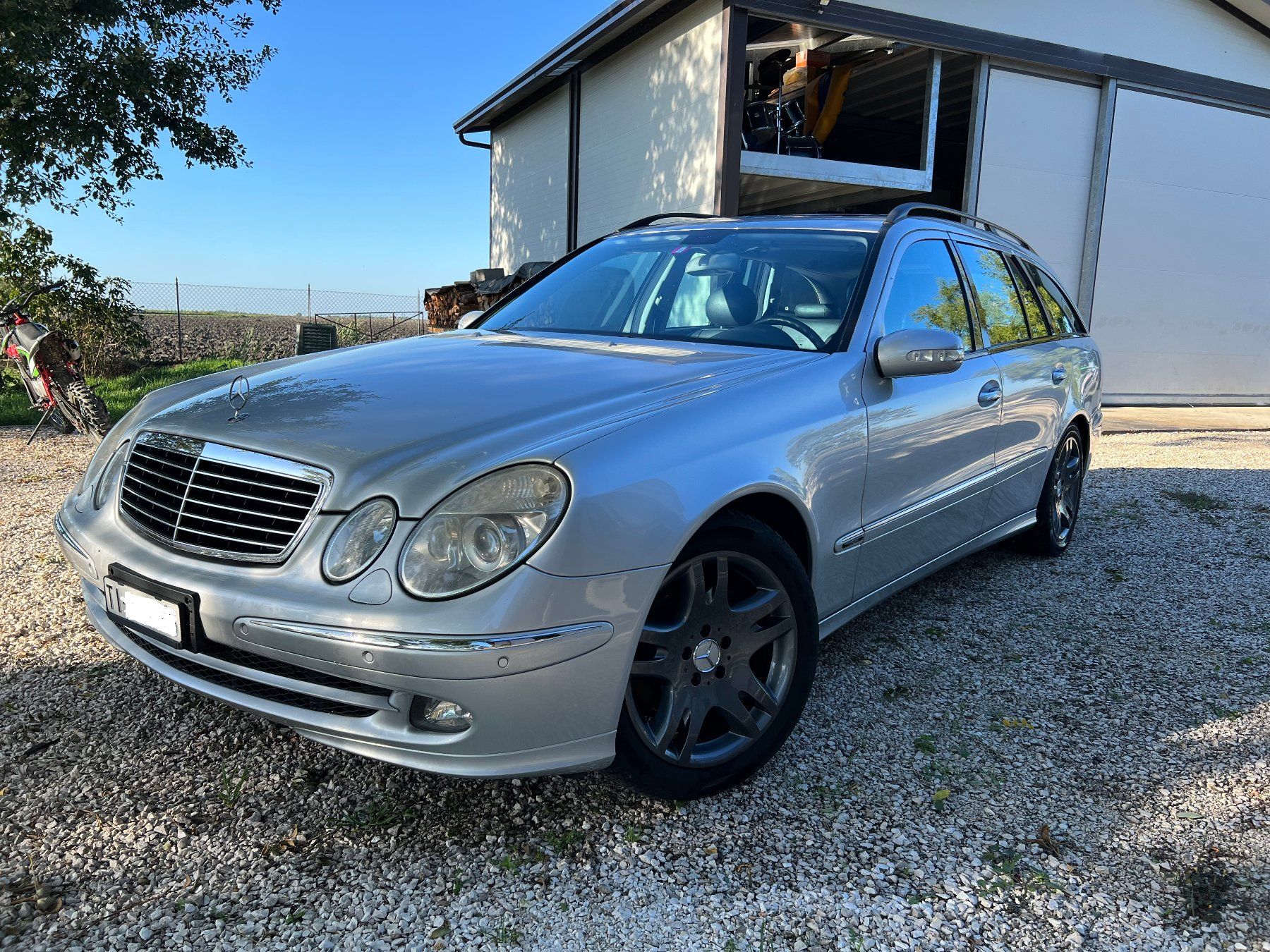 Mercedes-Benz Autos: Mercedes-Benz E320 Avantgarde Diesel - Time Capsule – Gebraucht aus Piotta von Pransin777