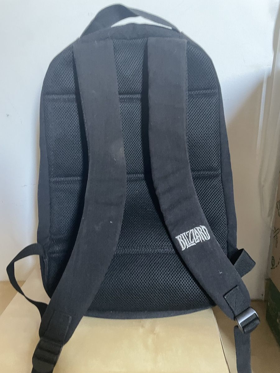 Zaini: Blizzard Blizzcon backpack with 10 badges and sampler book – Usato da Comano venduto da alice_x26x 1