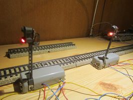 Märklin H0 - 2 X Hauptsignal 7188 rot/grün ohne OVP