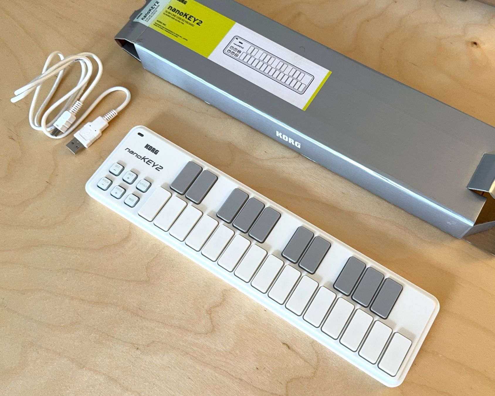 Korg Musikinstrumente: Korg nanoKEY2 MIDI Keyboard Controller Weiss mit USB – Gebraucht aus Basel von 7ber