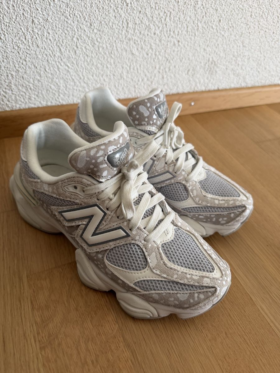 New Balance Scarpe da uomo: New Balance Sneakers 9060 – Usato da Herisau venduto da LauraHope 1