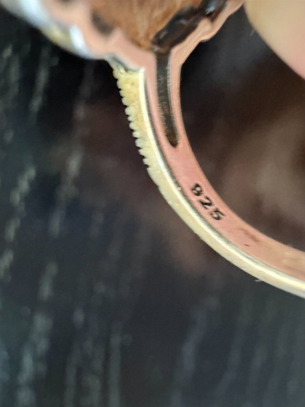 Autres bijoux: Ein silberner Ring und Ohrringe mit Granaten. – D'occasion à Mettmenstetten par Georginax 3