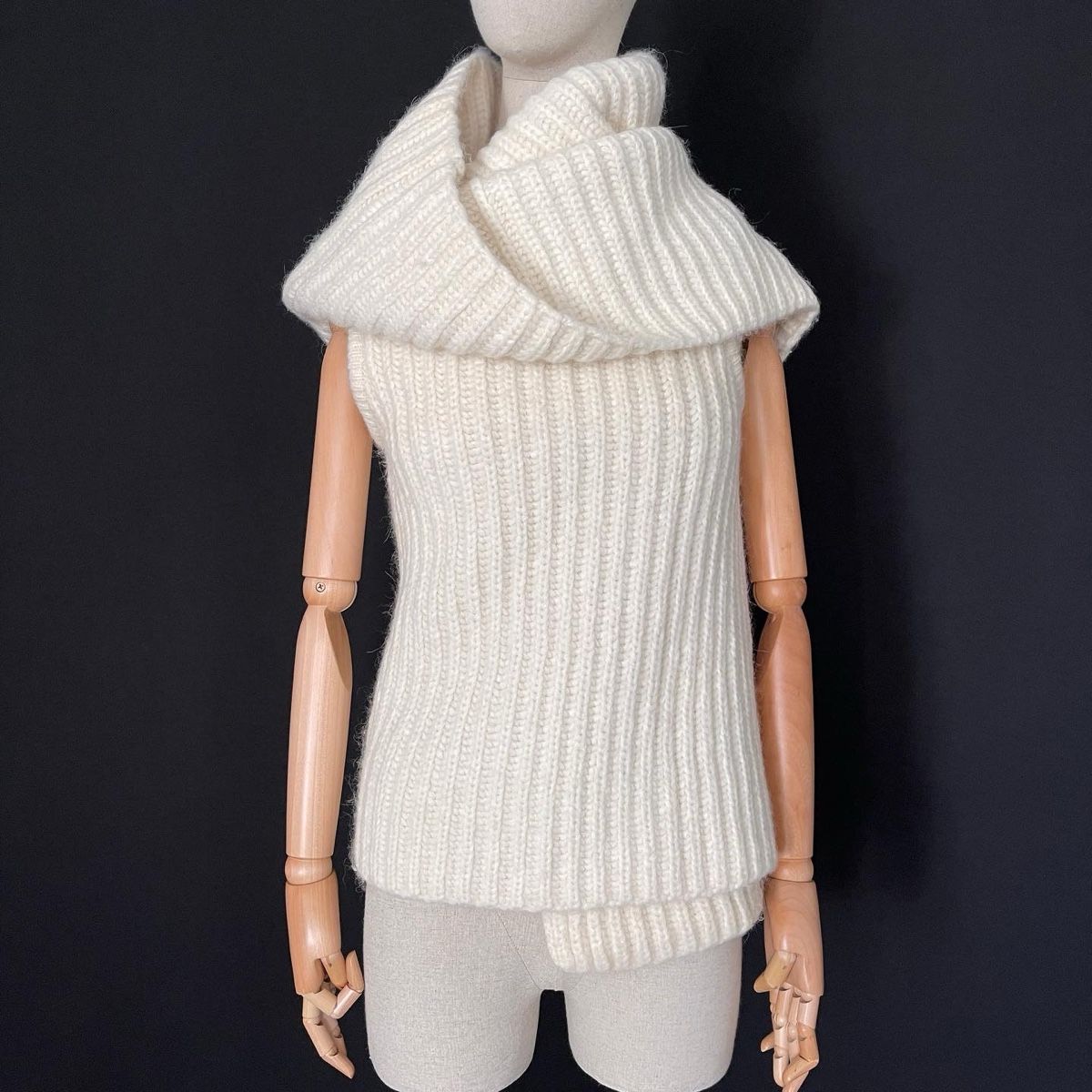 Gilets & Westen: ANN DEMEULEMEESTER Vest – Neu (gemäss Beschreibung) aus Emmen von Avviivva_Com2023 1