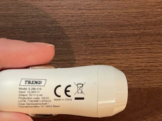 Caricabatterie: Weisses USB Ladegerät für Auto – Nuovo (secondo la descrizione) da Auw venduto da chr_vcc8 3