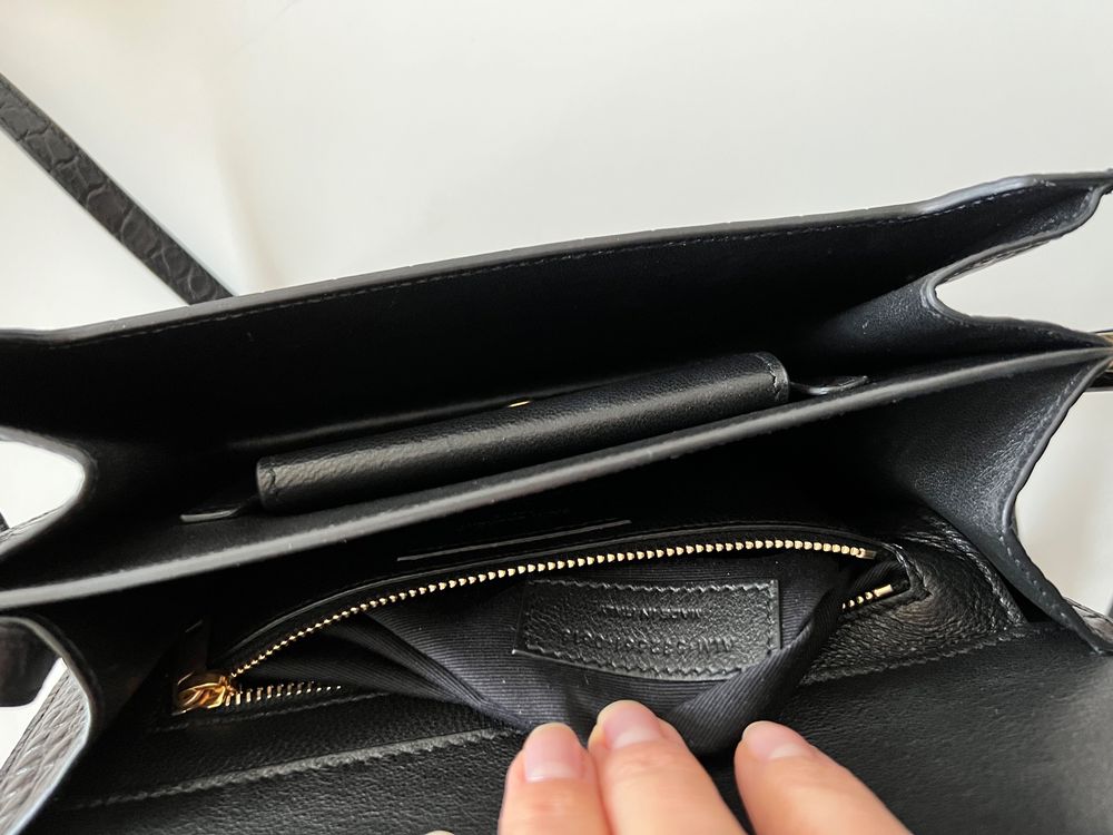 Saint laurent catherine leather shoulder bag hotsell