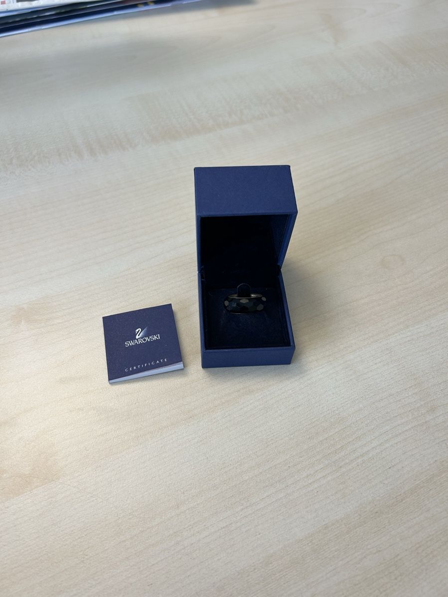 Swarovski Ringe: Swarovski Ring schwarz – Neu (gemäss Beschreibung) aus Zuchwil von celixne 1