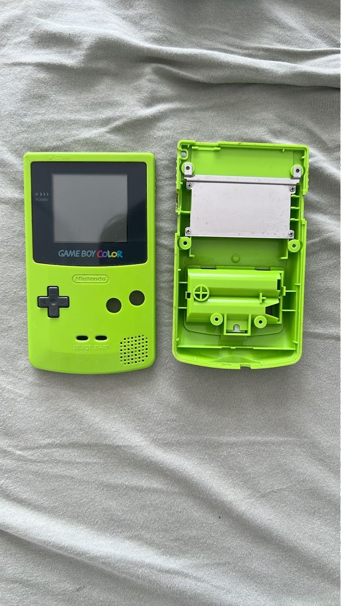 Nintendo Console: Game Boy Color lime hülle original mit Screen – Usato da Dübendorf venduto da takuya951753