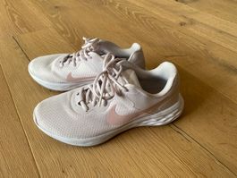 Baskets NIKE rose pâle