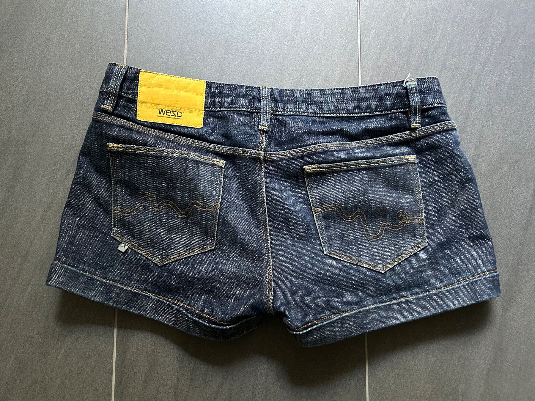 Pantaloni: Wesc Short – Usato da Tamins venduto da Vamosrafa 1