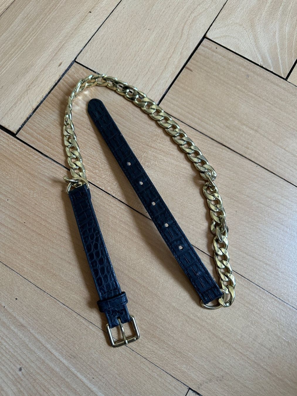H&M Cinture: Gürtel-Kette schwarz-gold XS – Usato da Zürich venduto da Diazaio