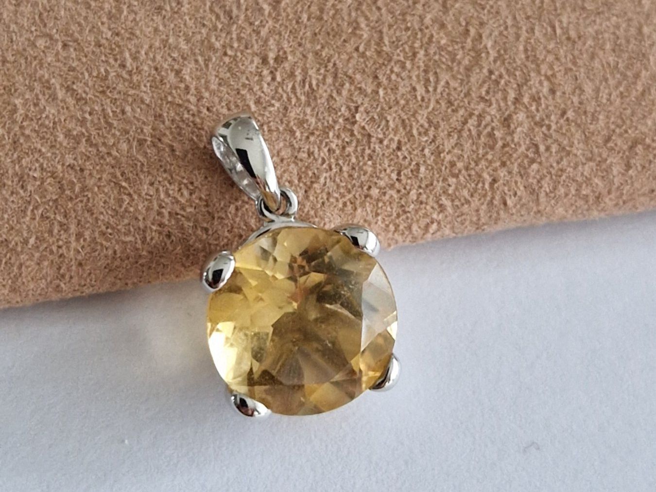 Christ Anhänger: 18K Weissgold Anhänger mit Citrin – Neu (gemäss Beschreibung) aus Grenchen von Elenka