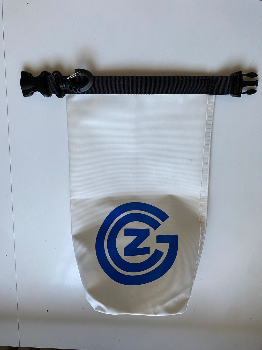Grasshopper Sacs: GC Drybag Logoprint mit Verschluss – Défectueux à Wallisellen par skorpion-11