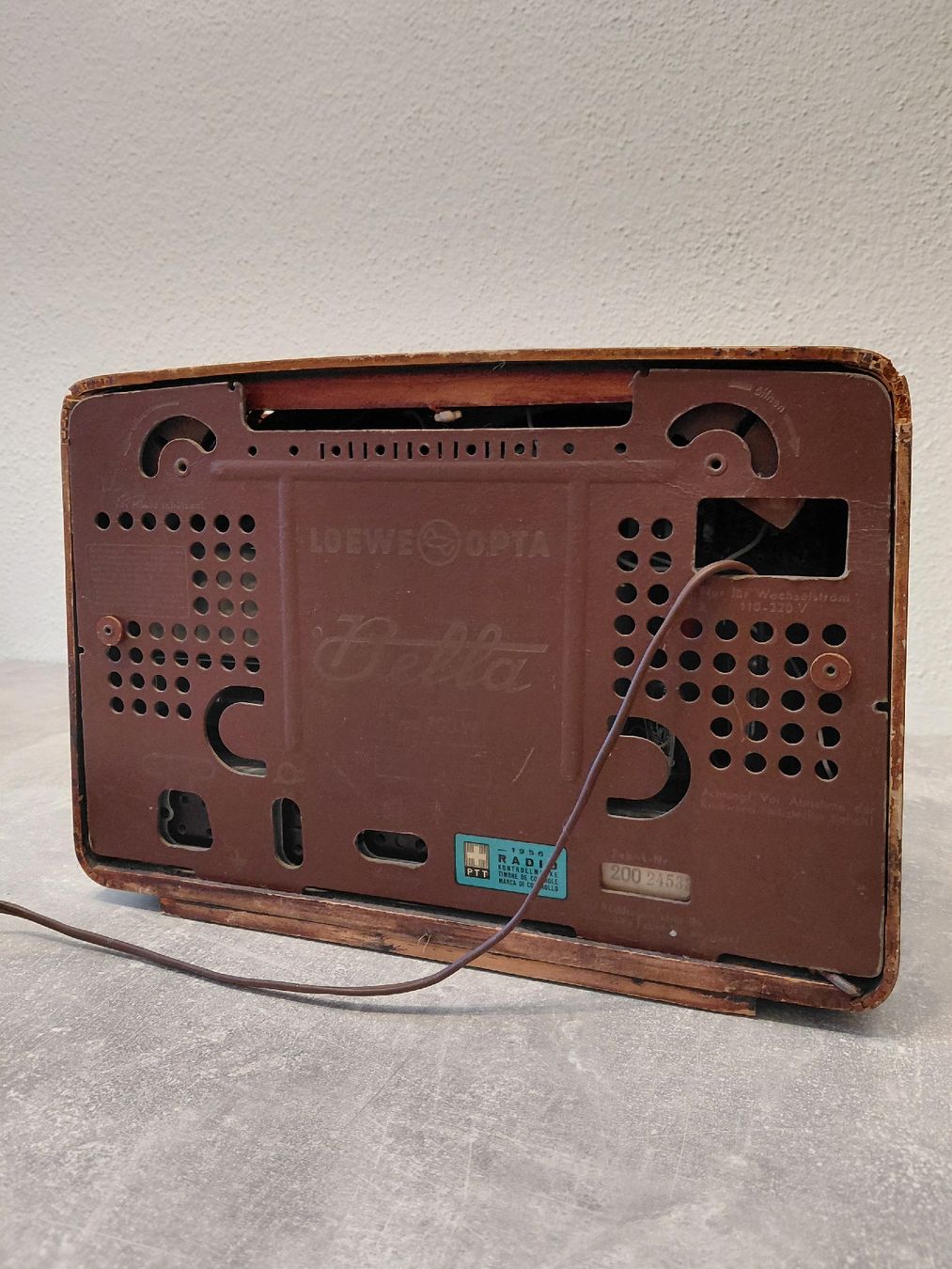 Loewe Radio: Vintage Loewe Opta Bella – Difettoso da Turbenthal venduto da apr_h7z2 5