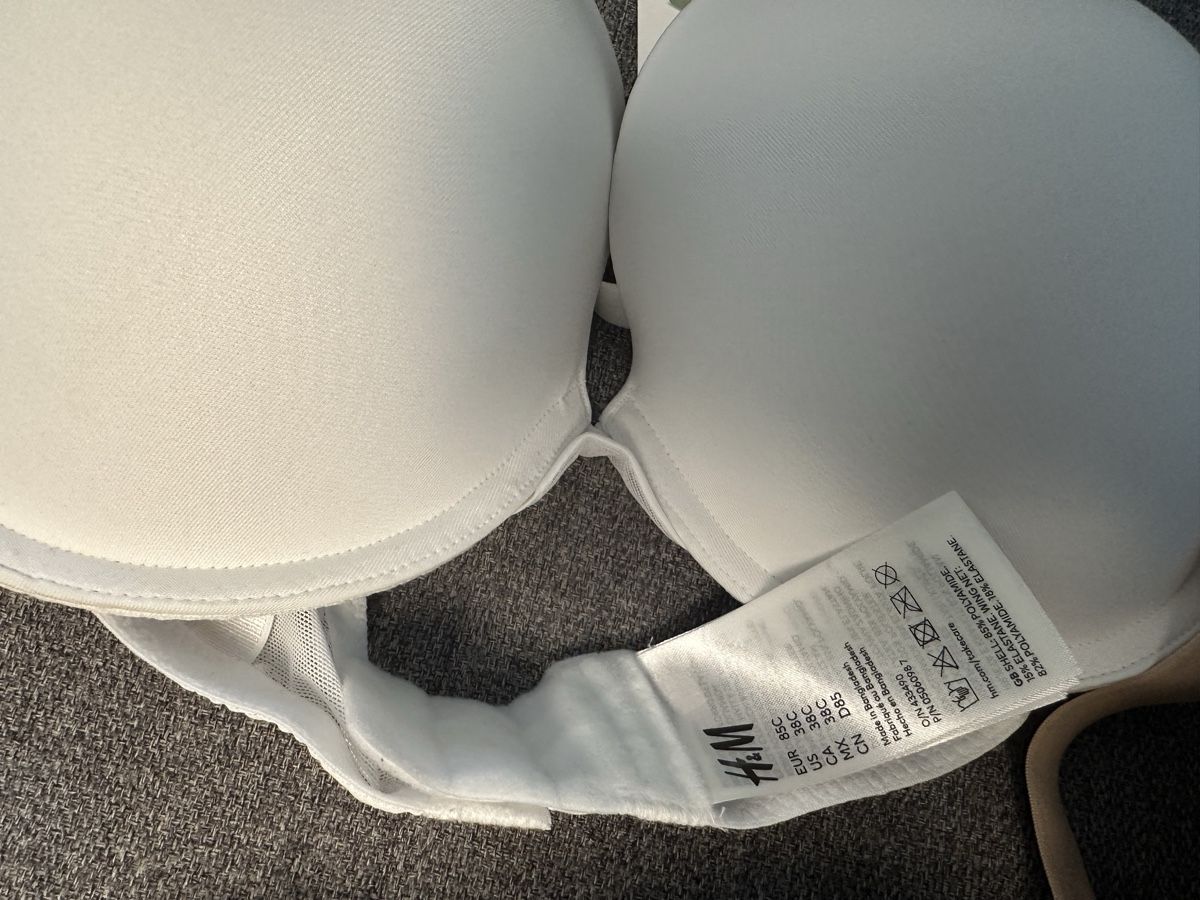H&M Altra biancheria intima: Set H&M BHs, Grösse 85C, Neu mit Etikett – Nuovo (secondo la descrizione) da Liestal venduto da ichjel 5