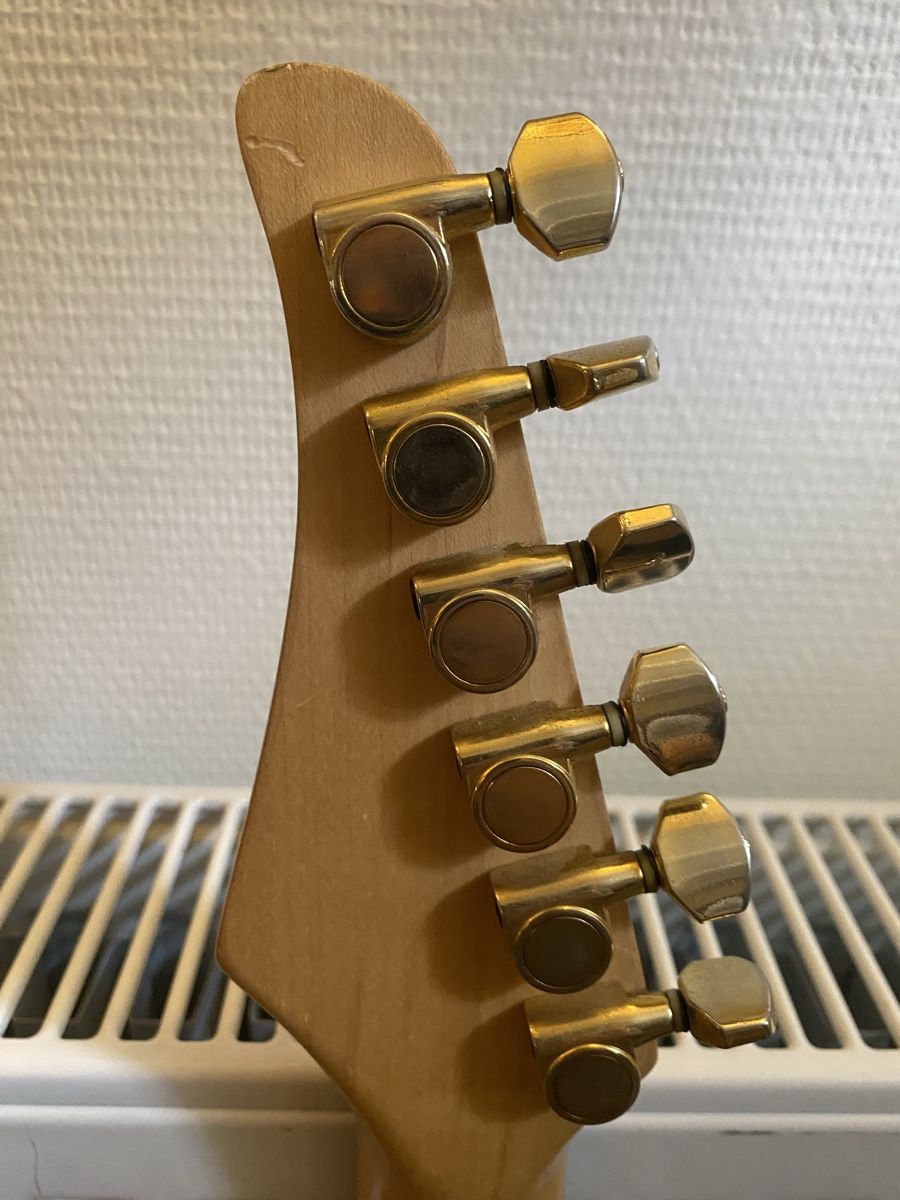 Hohner Strumenti musicali: Hohner Professional Stratocaster ST 59 – Usato da Basel venduto da tileluzern 5