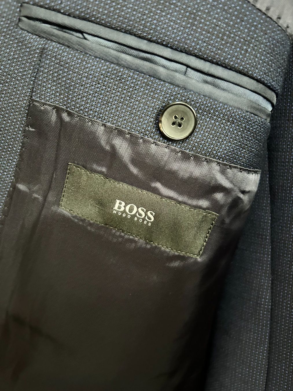 Hugo Boss Costumes, combinaisons de sport et fonctionnelles: Boss 3 piece suit 52 – D'occasion à Itingen par bra_c7hw 1