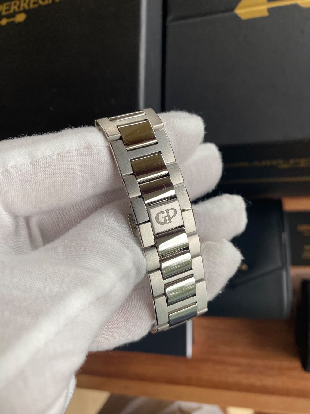 Girard-Perregaux Orologi: Girard Perregaux Laureato 42mm blue – Nuovo (secondo la descrizione) da Herrliberg venduto da jba_zcw7 4