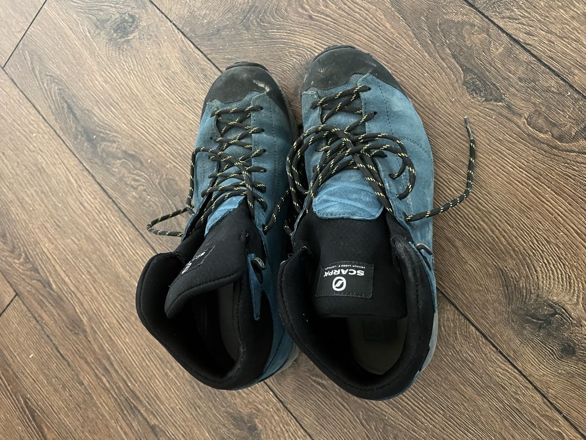 Scarpa Scarpe da uomo: Scarpa Wanderschuhe blau Grösse 42.5 leichte Gebrauchsspuren – Usato da Buchs AG venduto da Balisto0