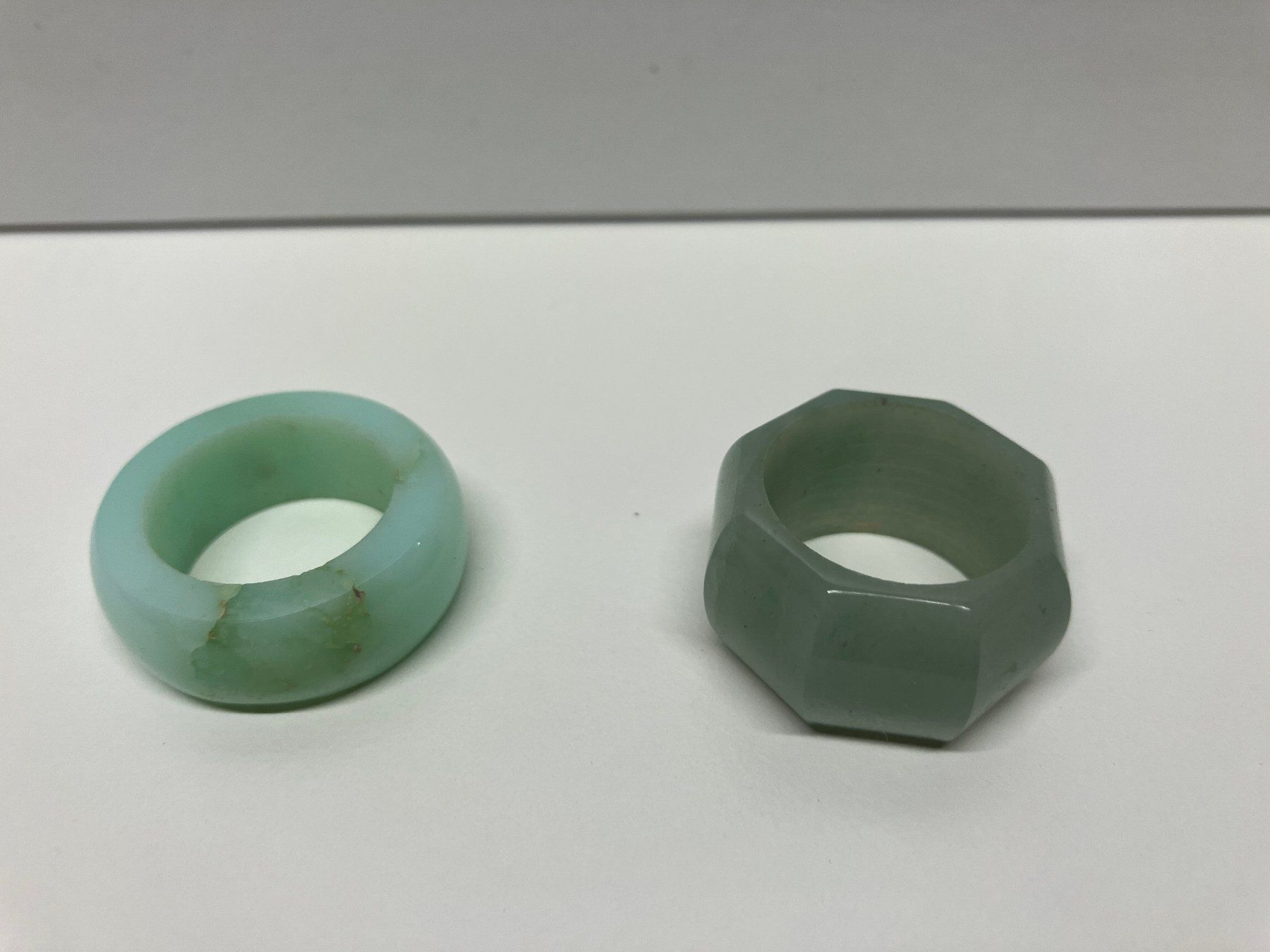 Anelli: Wunderschöne Fingerringe aus Jade – Usato da benzenschwil venduto da Kontaki
