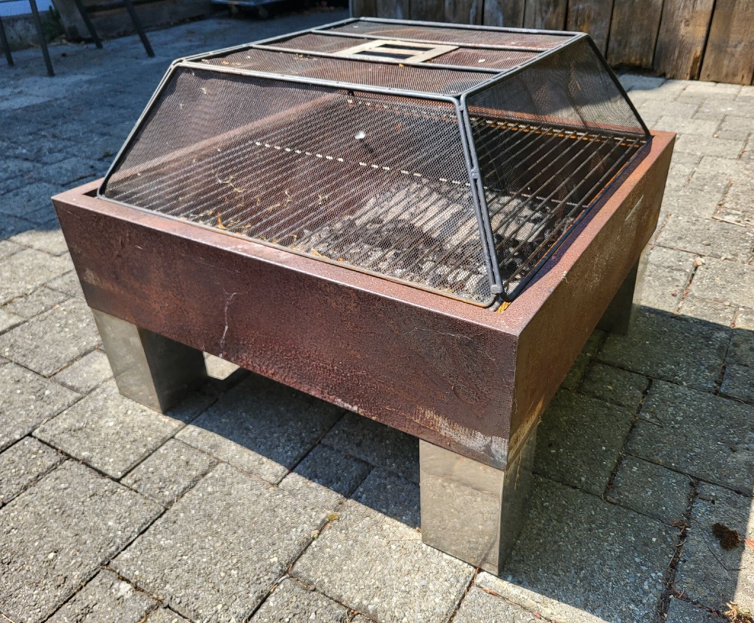 König Feuerschale: Feuerschale mit Grillrost – Gebraucht aus Birmenstorf AG von Cjl 4