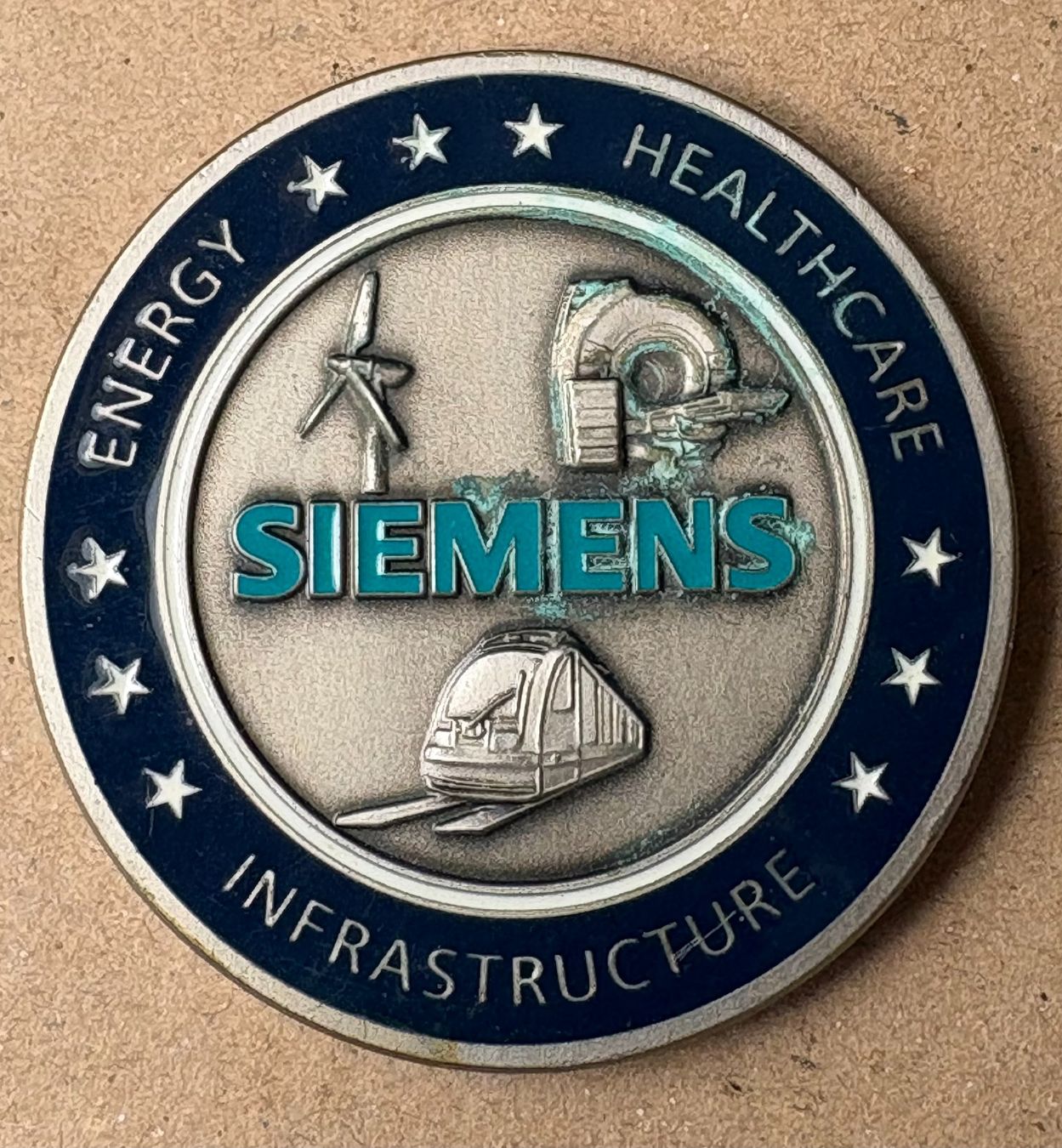 Placchette & Badge: SIMENS GOVERNMENT TECH. ANSWERS FOR AMERICA – Usato da Ostermundigen venduto da wini63 1