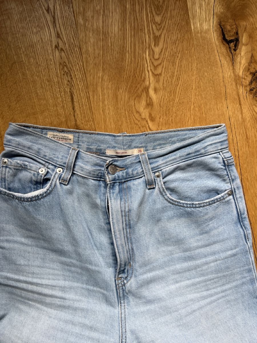 Levi's Jeans: Levi's High Loose Jeans W29 hellblau – Gebraucht aus Näfels von nat_y6ms 1