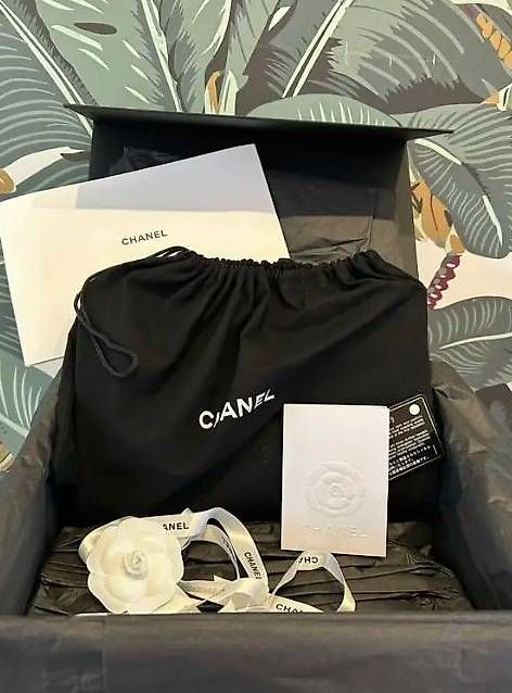 Sacs femmes: CHANEL - Timeless/Classique Leder Clutches – D'occasion à Wetzikon ZH par GOOD-WATER 4