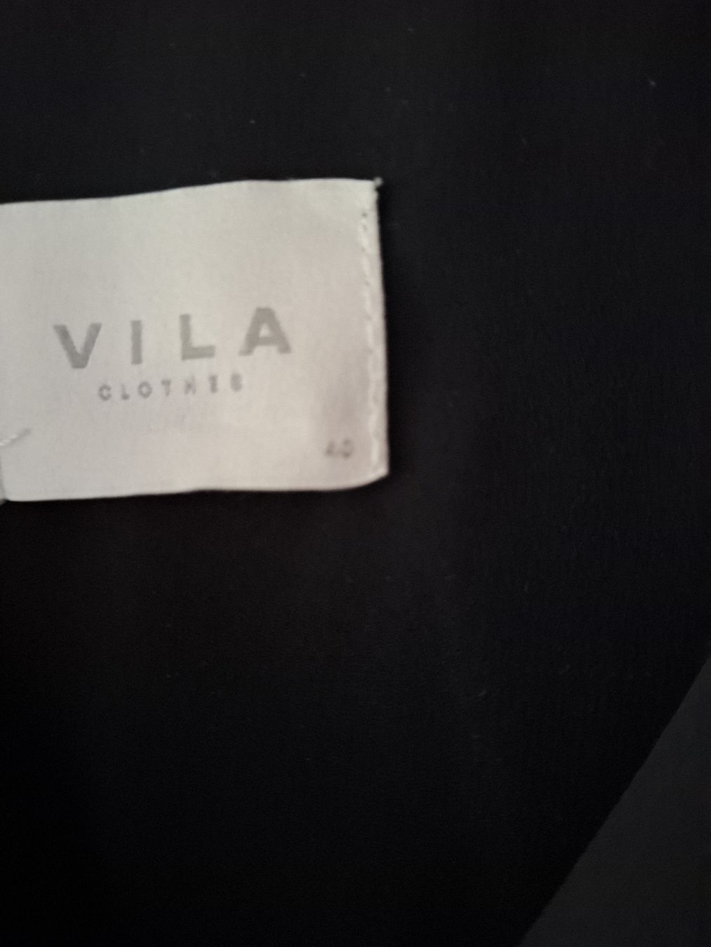 Vila Tuniche: Blusen/Kleid Grösse 40 – Usato da Leuggelbach venduto da Schreiner21 2