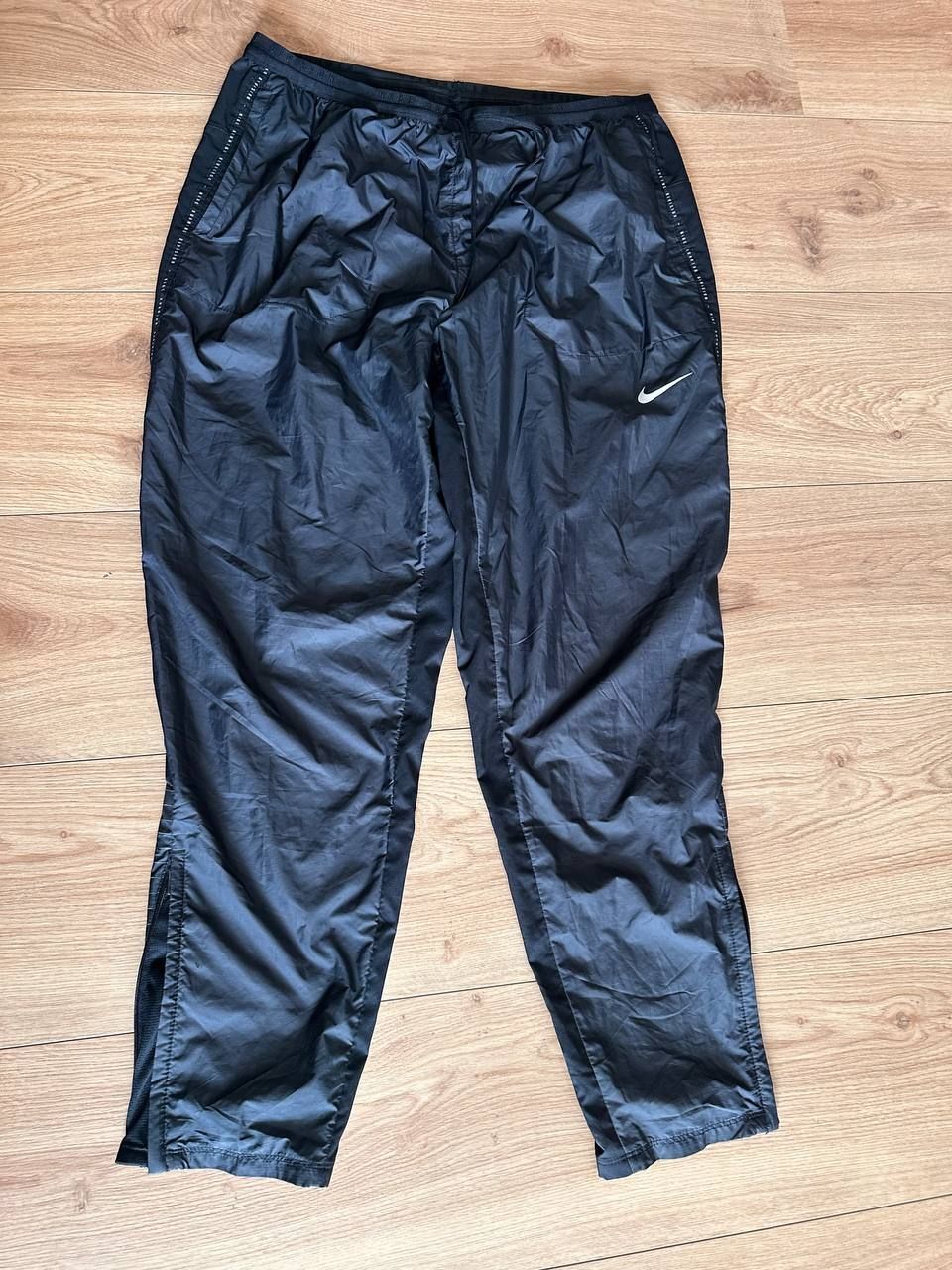 Nike Pantaloni: Hosen Nike Running Division GR.L – Usato da Bern venduto da ed_z717