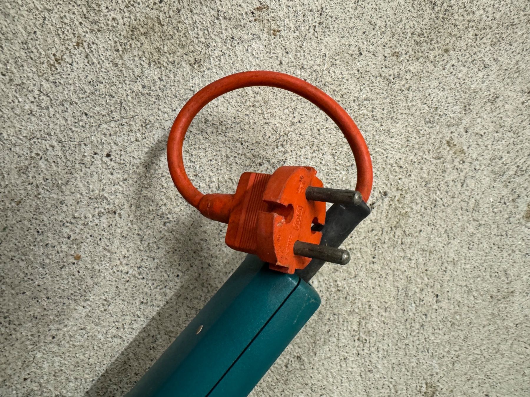 Tutti gli attrezzi: Black & Decker Taille-haie – Usato da Zürich venduto da odi_ldv8 2