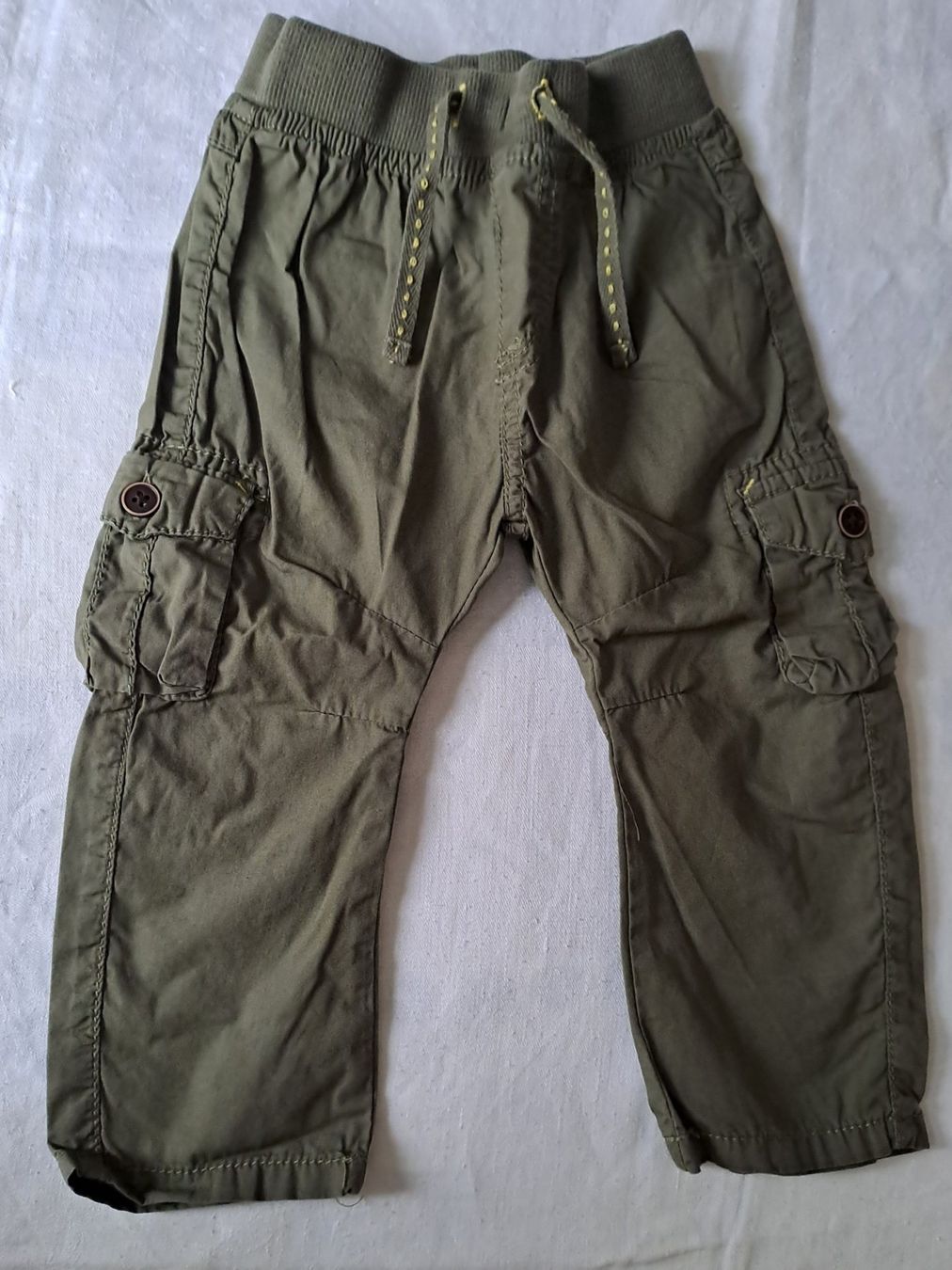 Kleiderpakete & -sets: Ensemble Pull + pantalon pour garcon taille 74 – Gebraucht aus Le Noirmont von sportboutique 1