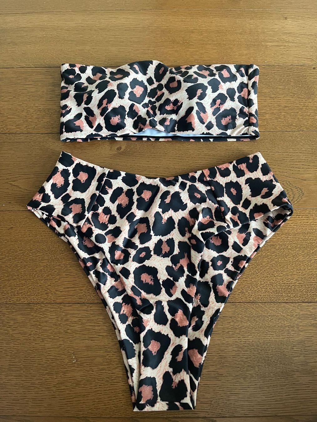 Costumi da bagno & Bikini: Bikini Trägerlos Neu Gr M – Nuovo e nell'imballaggio originale da Bassersdorf venduto da Sandy456