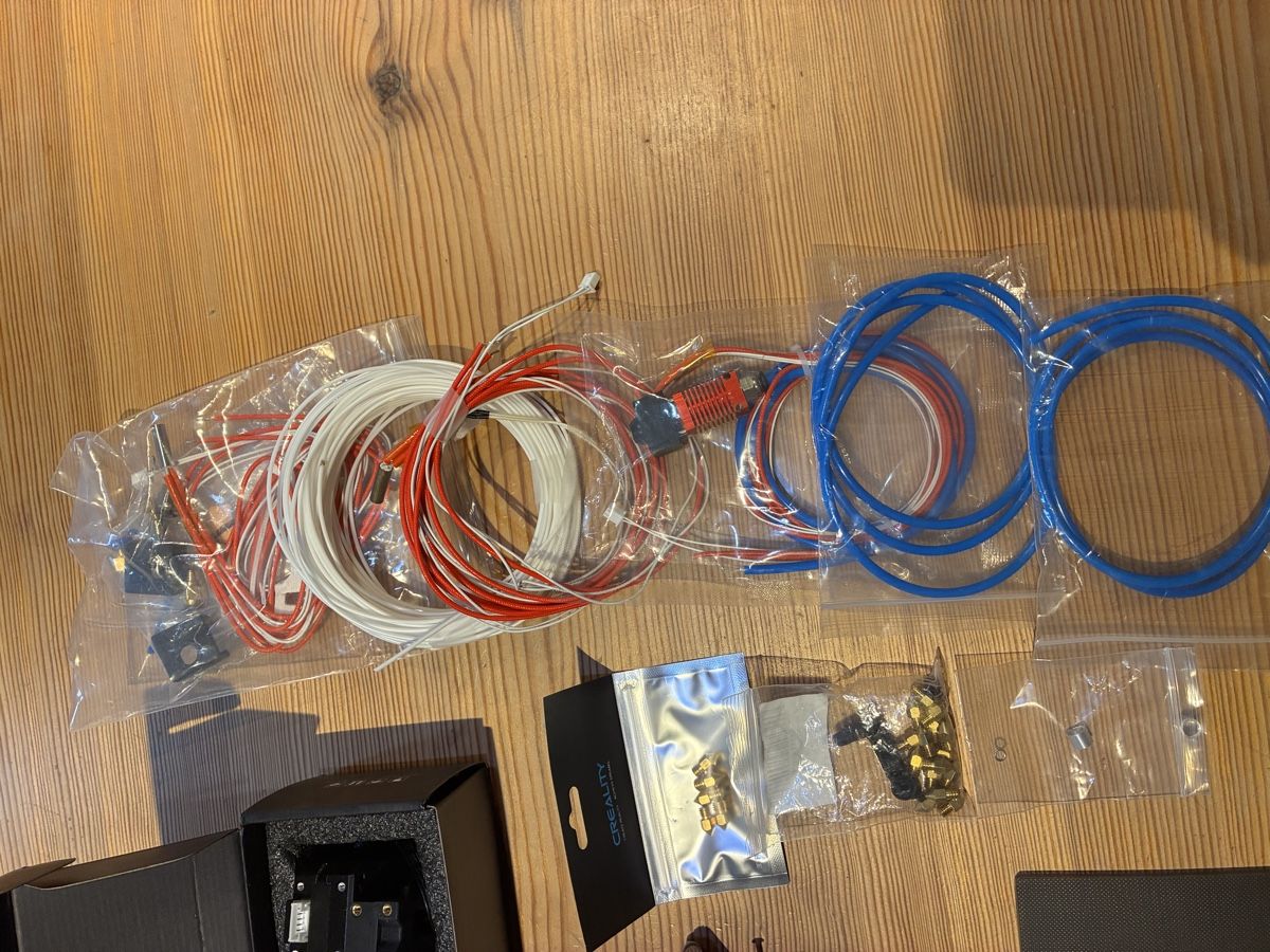 Creality Stampanti 3D: Ender 3 v2 3d Drucker mit Zubehör  – Usato da Weisslingen venduto da roe_tz6r 5