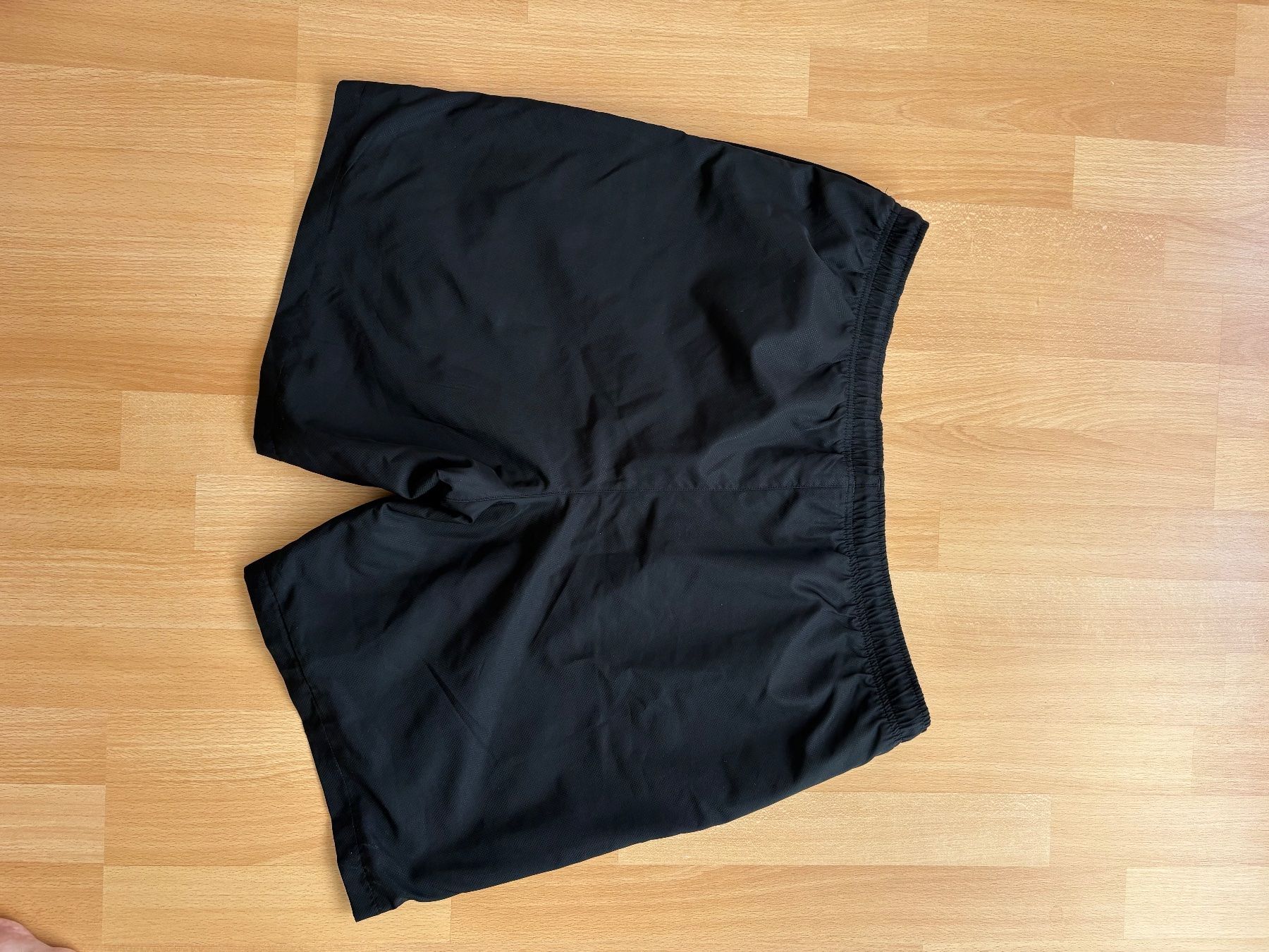 Lacoste Pantaloni: Lacoste  Shorts Herren - schwarz – Usato da Orpund venduto da Stepach 1