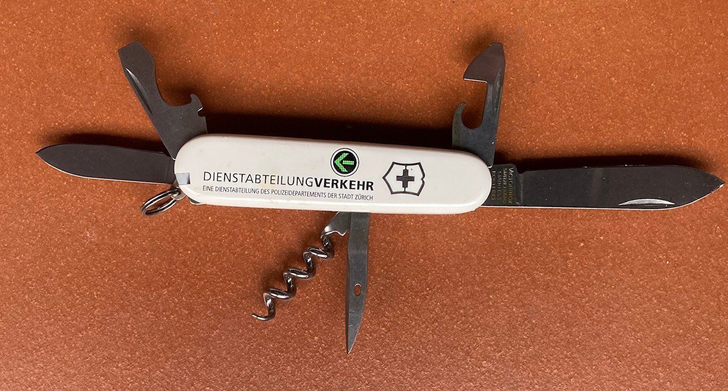 Victorinox Taschenmesser: Victorinox Offiziersmesser – Gebraucht aus Orselina von Vrenegonde 3