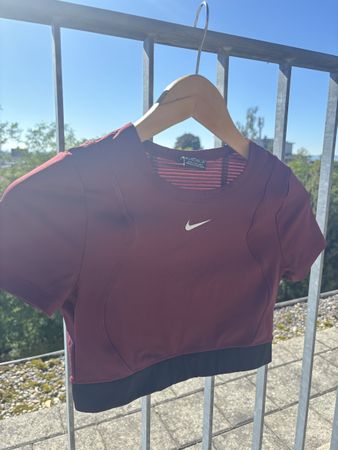 NIKE Crop Top fürs Gym