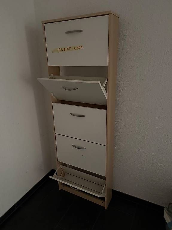 Armadi: Schuh Schrank  – Usato da Muri b. Bern venduto da Manzanoro