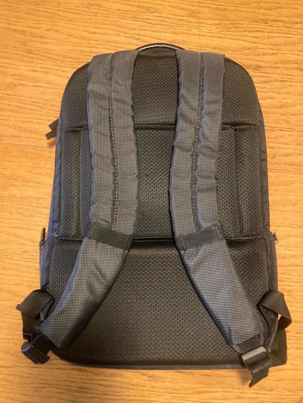 Lenovo Zaini: Sac à dos Lenovo ThinkPad Professional – Nuovo (secondo la descrizione) da Lausanne venduto da fan_y6hr 2