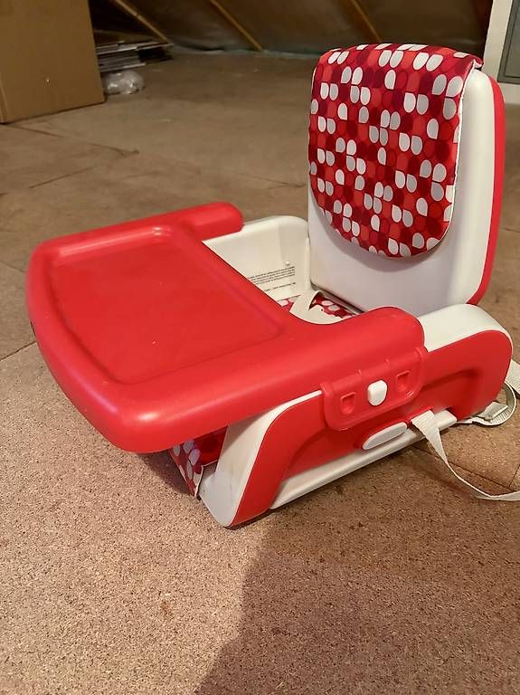 Seggioloni: Kindersitz für den Tisch – Usato da Reinach BL venduto da Eddys
