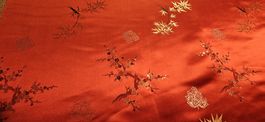 tissu jaquard satin rouge motifs asiatiques 84x118cm